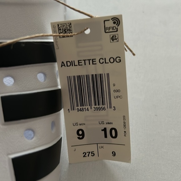 )NWT) Adidas Adilette Unisex Clogs in White & Black, (10 Women’s) (9 Men’s) - Picture 15 of 17